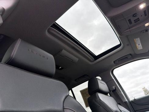 Used 2017 GMC Yukon Denali w/ Open Road Package image 19