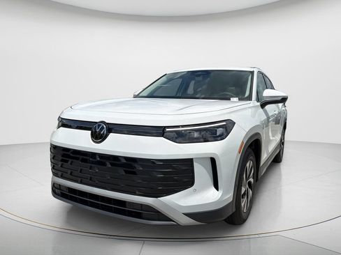 New 2026 Volkswagen Tiguan S FWD image 9