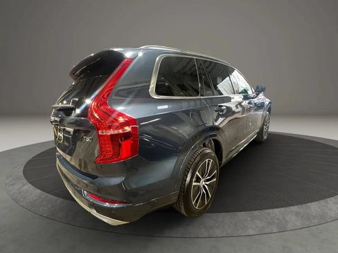 Used 2020 Volvo XC90 T5 Momentum AWD/4WD image 5