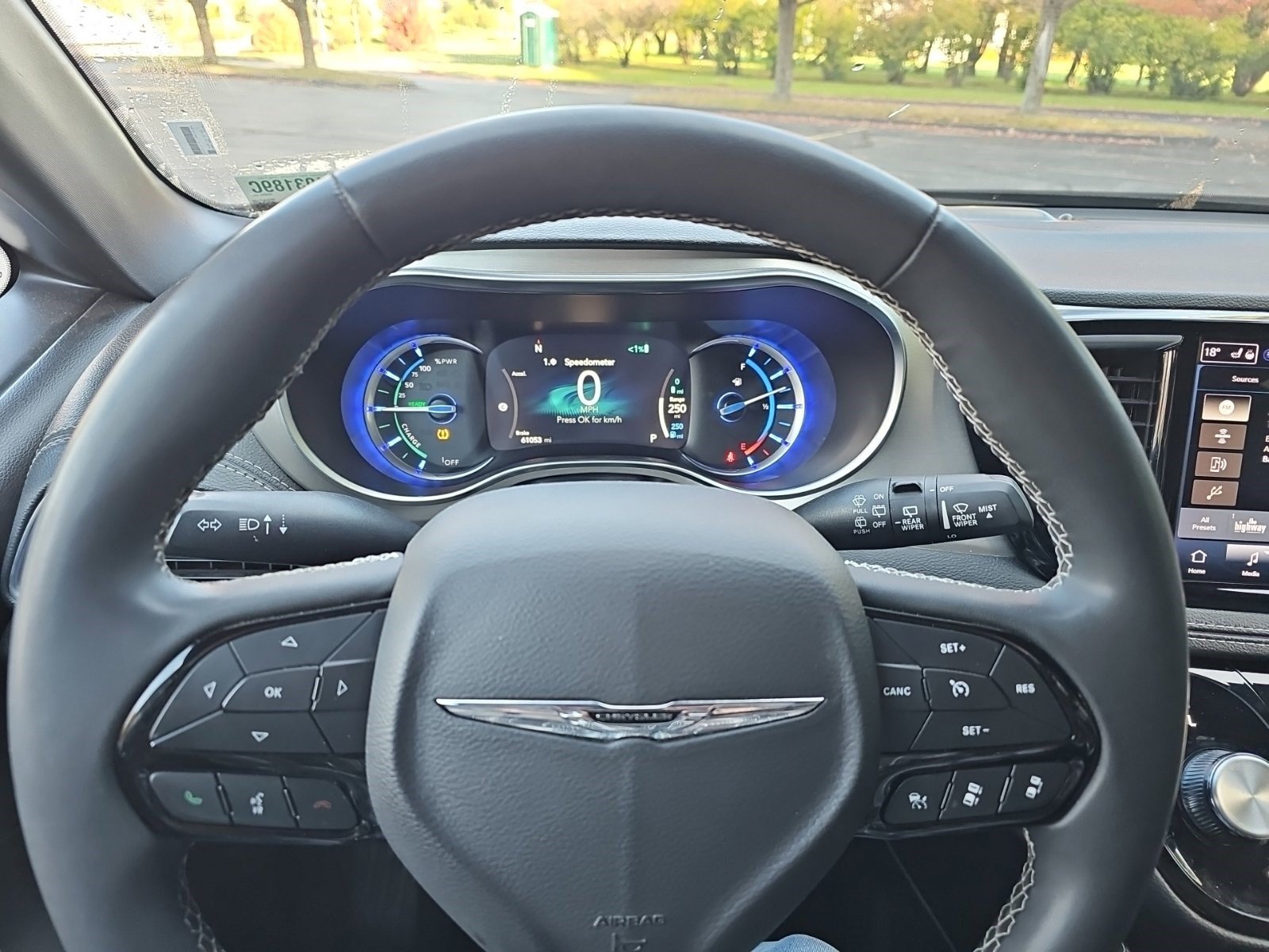 Used 2024 Chrysler Pacifica Premium FWD image 20