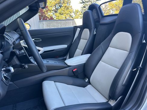 Used 2025 Porsche 718 Boxster image 5