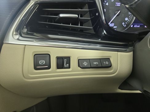 Certified 2020 Cadillac XT6 Premium Luxury AWD/4WD image 31