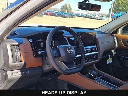 New 2026 Nissan Pathfinder Platinum image 13