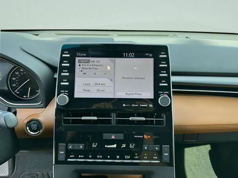 Used 2021 Toyota Avalon Touring image 18