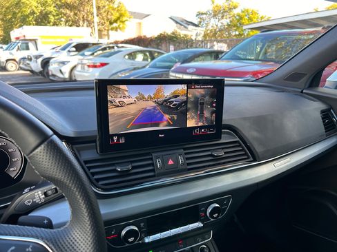 Used 2023 Audi Q5 e Premium Plus w/ Premium Plus Package image 10