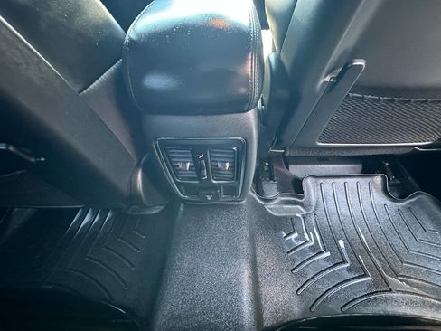 Used 2019 Jeep Grand Cherokee Altitude image 21