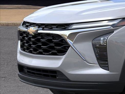 New 2026 Chevrolet Trax LS w/ Driver Confidence Package image 13