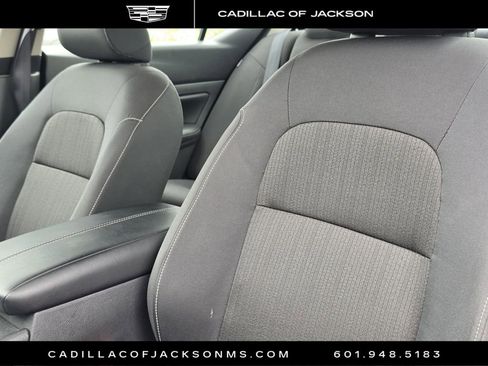 Used 2025 Nissan Altima 2.5 SV FWD image 4