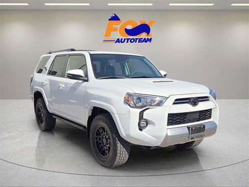 Certified 2024 Toyota 4Runner TRD Off-Road Premium image 8
