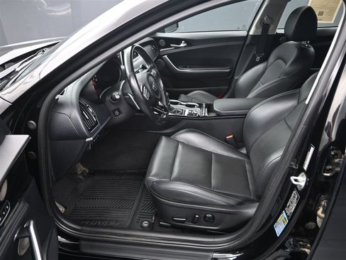 Used 2019 Kia Stinger Premium image 13