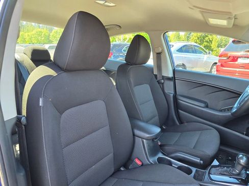 Used 2017 Kia Forte LX FWD image 8