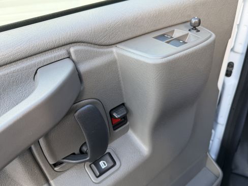 Used 2024 Chevrolet Express 3500 LS image 44