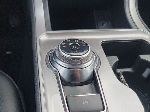 Used 2024 Ford Edge SEL image 18