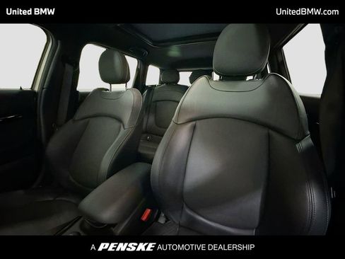 Used 2022 MINI Cooper Clubman S w/ Premium Package image 5