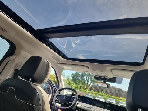 New 2026 Lincoln Navigator L Reserve AWD/4WD image 28