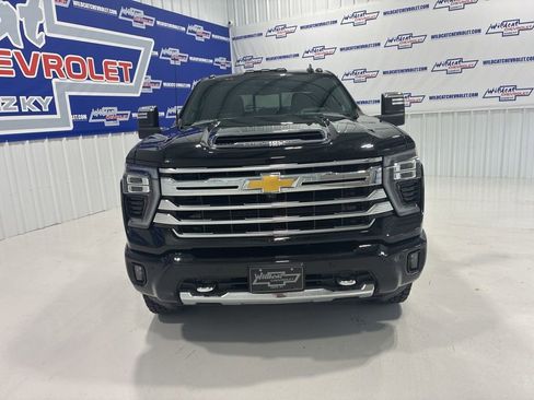 Used 2024 Chevrolet Silverado 2500 High Country w/ High Country Premium Package AWD/4WD image 13