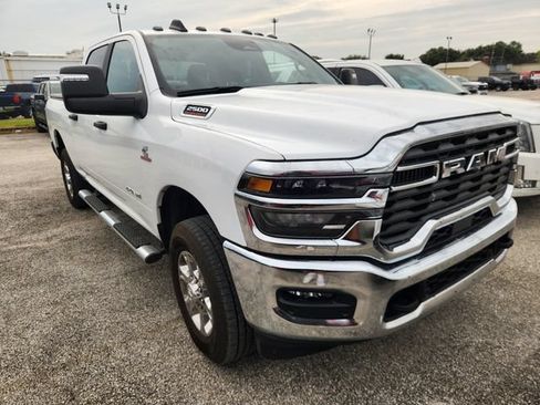 Used 2025 RAM 2500 Big Horn AWD/4WD image 1
