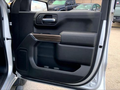 Used 2021 Chevrolet Silverado 1500 RST image 22