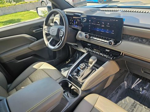 New 2026 Chevrolet Colorado ZR2 w/ Technology Package AWD/4WD image 9