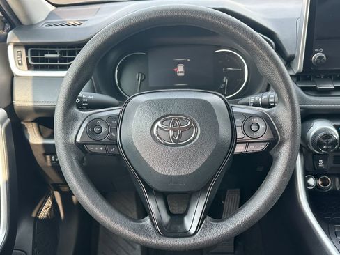 Used 2025 Toyota RAV4 XLE AWD/4WD image 19
