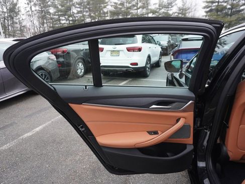 Used 2023 BMW 540i xDrive w/ Premium Package image 31