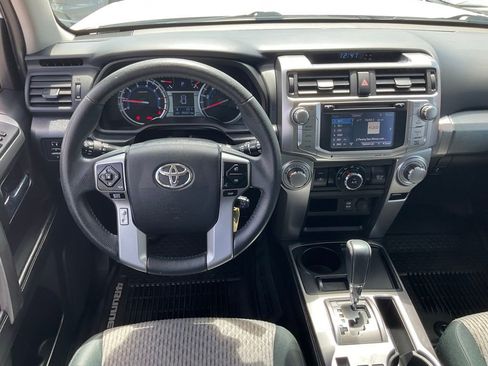 Used 2018 Toyota 4Runner SR5 RWD image 39