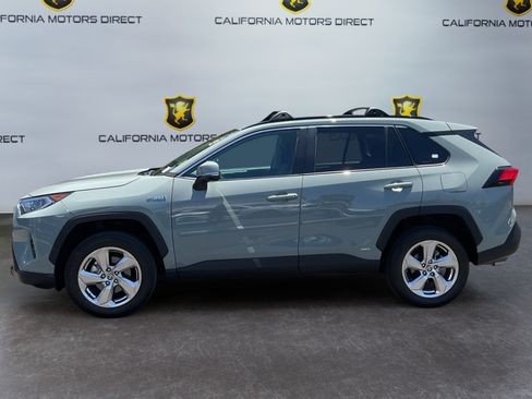 Used 2021 Toyota RAV4 XLE Premium AWD/4WD image 8