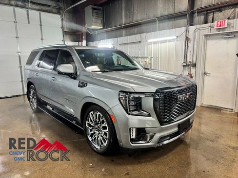 Used 2023 GMC Yukon Denali Ultimate image 3