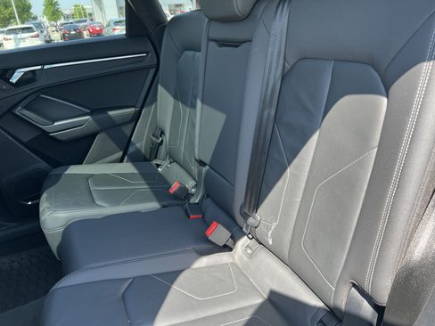 Used 2019 Audi Q3 2.0T Premium Plus w/ Premium Plus Package AWD/4WD image 33