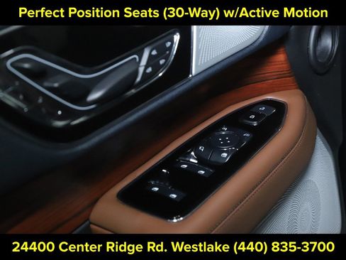 Used 2024 Lincoln Navigator Reserve AWD/4WD image 17