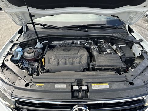 Used 2023 Volkswagen Tiguan SE R-Line image 29