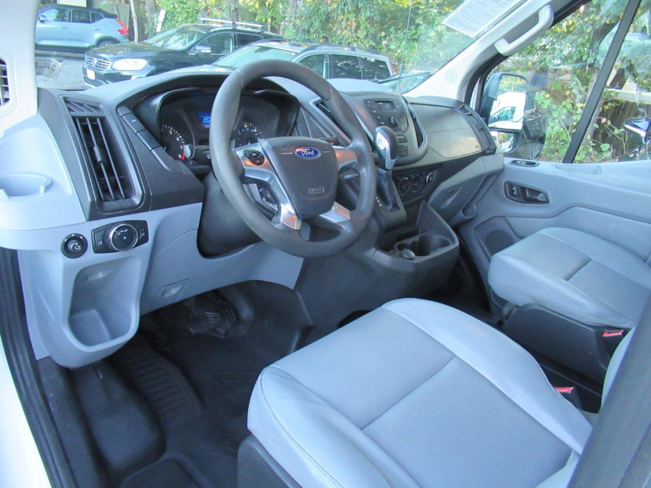 Used 2018 Ford Transit 250 148 Medium Roof RWD image 5