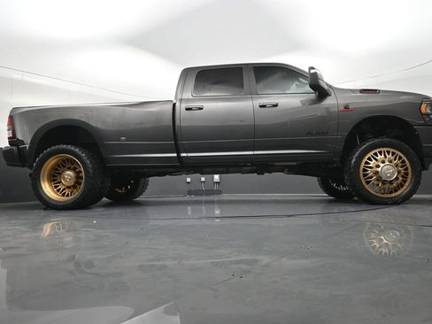 Used 2024 RAM 3500 Big Horn w/ Night Edition AWD/4WD image 31