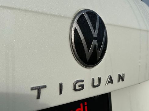 Used 2024 Volkswagen Tiguan SEL R-Line image 60