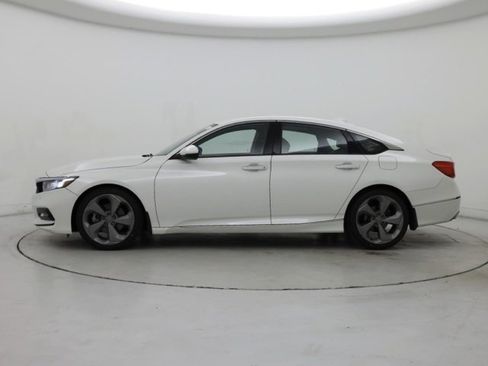 Used 2018 Honda Accord Touring image 2