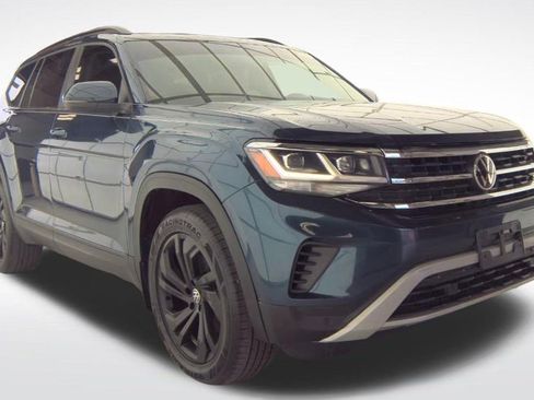 Used 2022 Volkswagen Atlas SE w/ Panoramic Sunroof Package AWD/4WD image 3