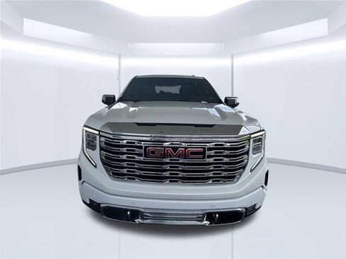 Used 2024 GMC Sierra 1500 Denali AWD/4WD image 2