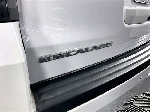 Used 2020 Cadillac Escalade Platinum RWD image 29