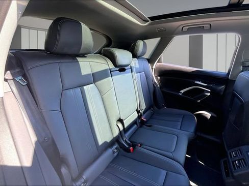 Used 2025 Audi Q5 Premium w/ Convenience Package AWD/4WD image 25