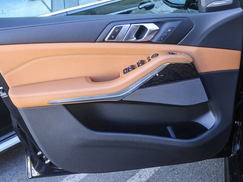 New 2026 BMW X5 xDrive40i w/ M Sport Package image 17