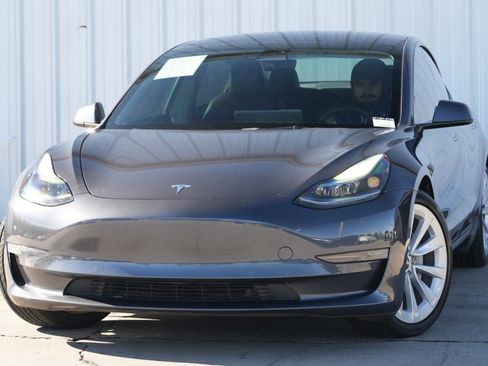 Used 2022 Tesla Model 3 Long Range image 3