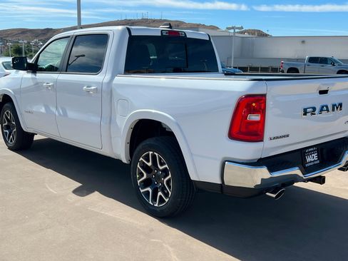 New 2026 RAM 1500 Laramie AWD/4WD image 3