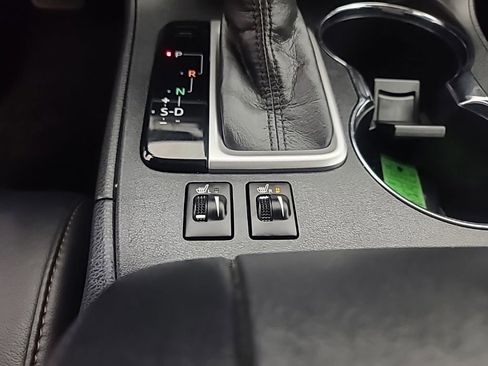 Used 2016 Toyota Highlander XLE AWD/4WD image 38
