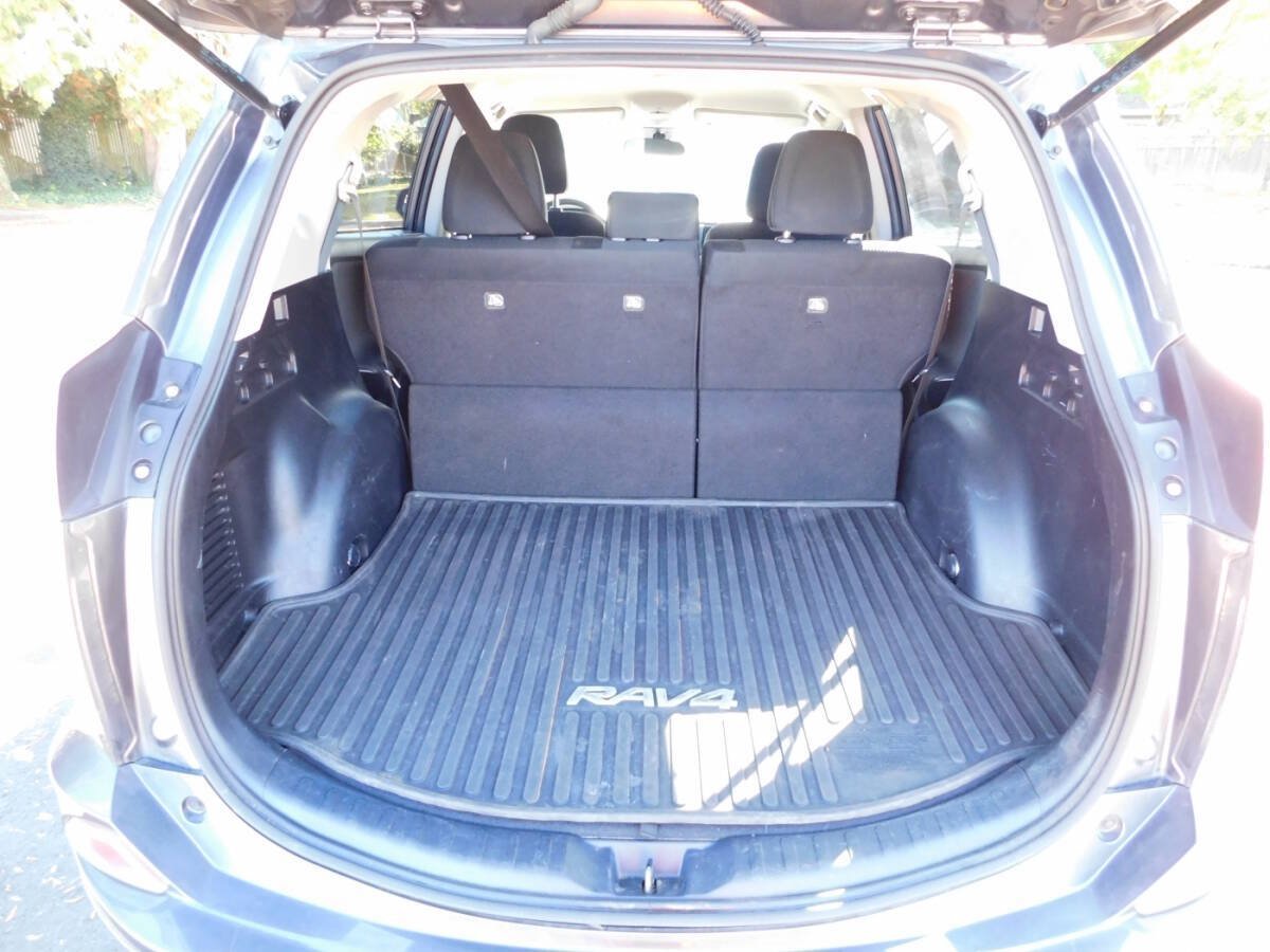 Used 2017 Toyota RAV4 LE w/ All Weather Liner Package AWD/4WD image 5