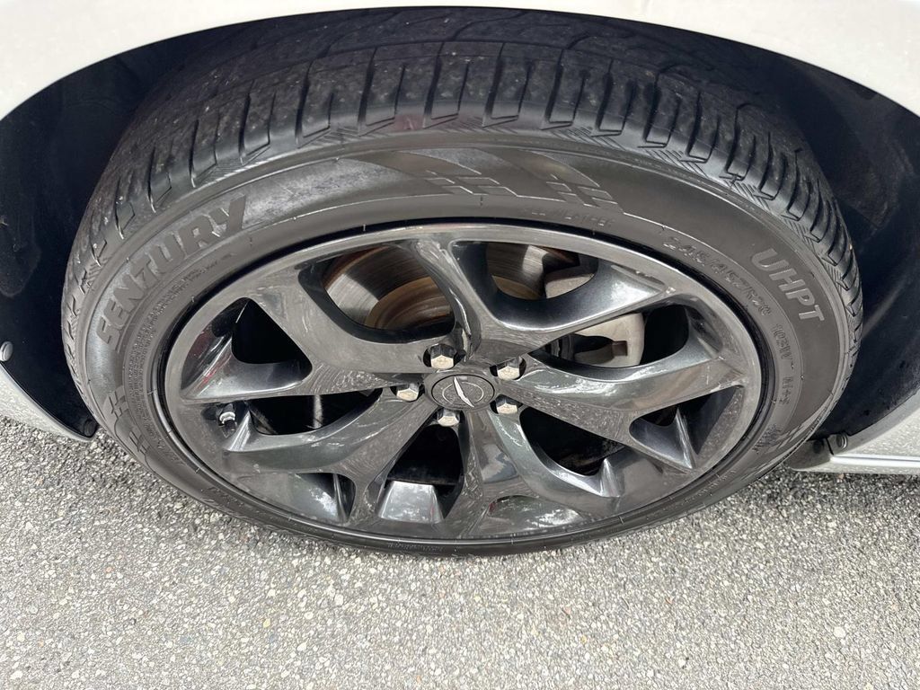 Used 2023 Chrysler 300 S RWD image 11