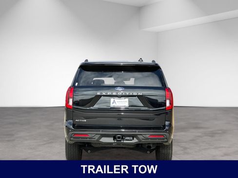 Used 2025 Ford Expedition Active AWD/4WD image 5
