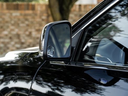 Used 2018 Jeep Grand Cherokee Limited image 50