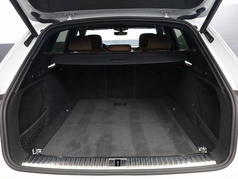 Used 2022 Audi e-tron Premium image 27