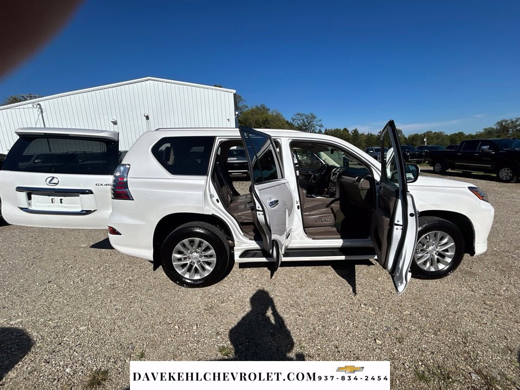 Used 2015 Lexus GX 460 w/ Premium Package AWD/4WD image 15