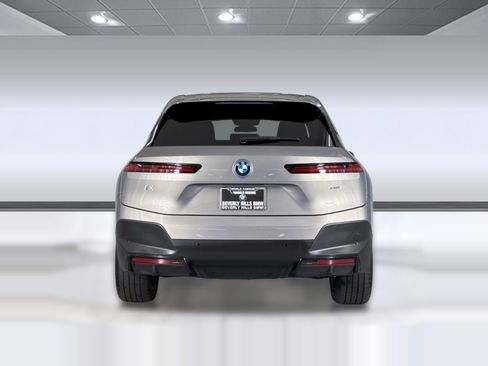 Used 2025 BMW iX xDrive50 w/ Premium Package AWD/4WD image 9